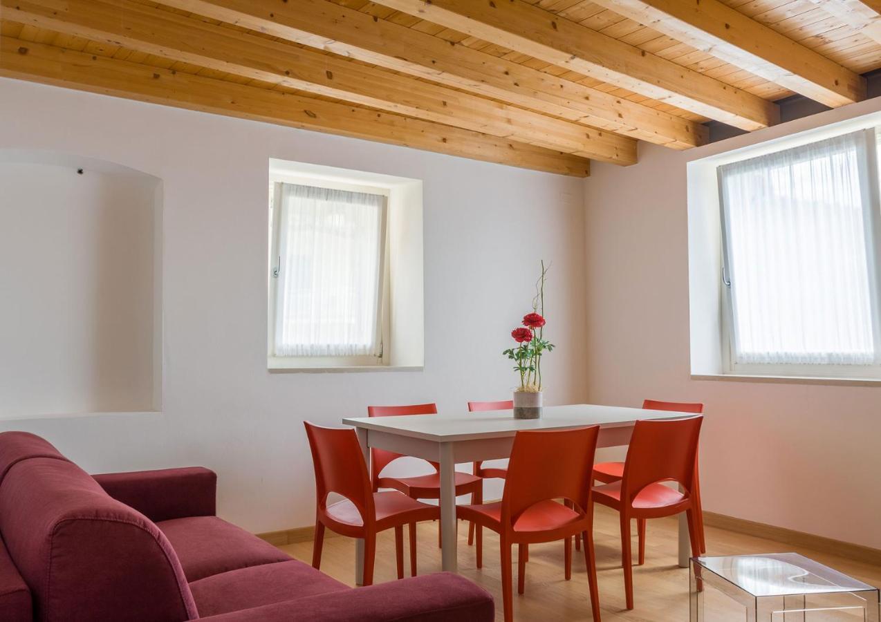 Villa Borgo Borago 브렌조네 술 가르다 외부 사진