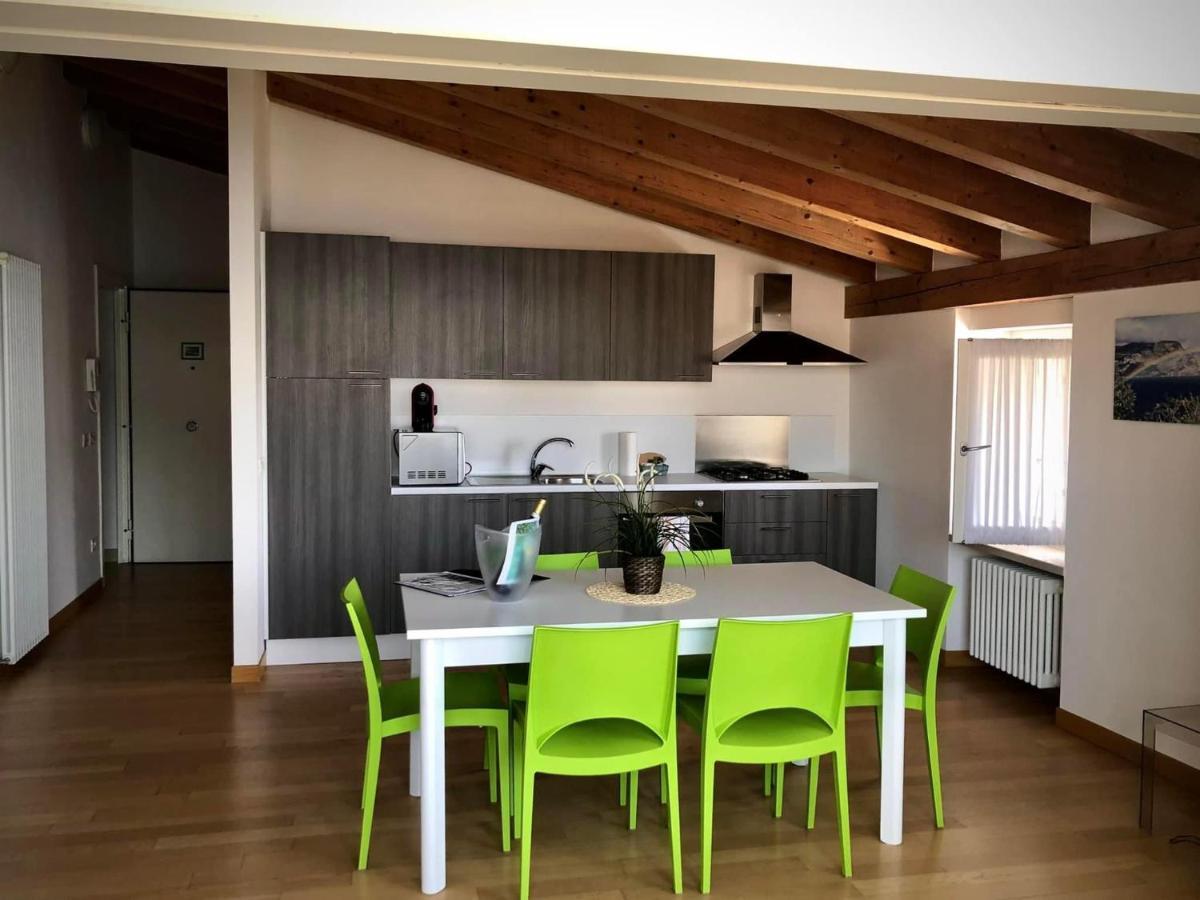 Villa Borgo Borago 브렌조네 술 가르다 외부 사진