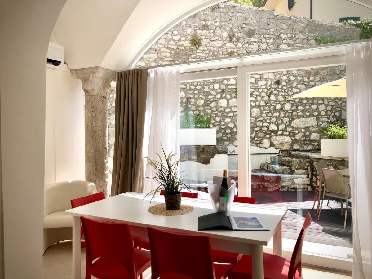Villa Borgo Borago 브렌조네 술 가르다 외부 사진
