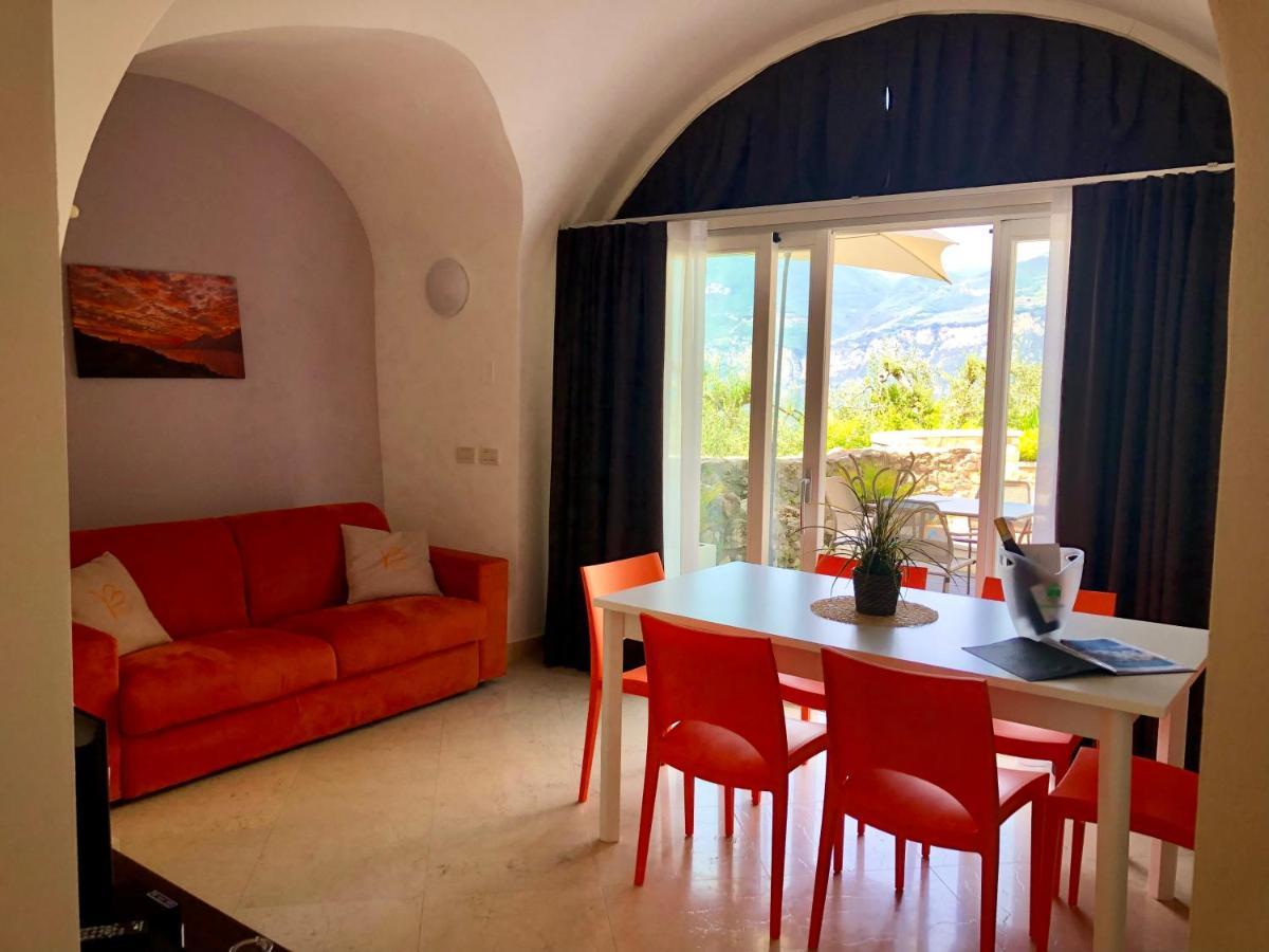 Villa Borgo Borago 브렌조네 술 가르다 외부 사진