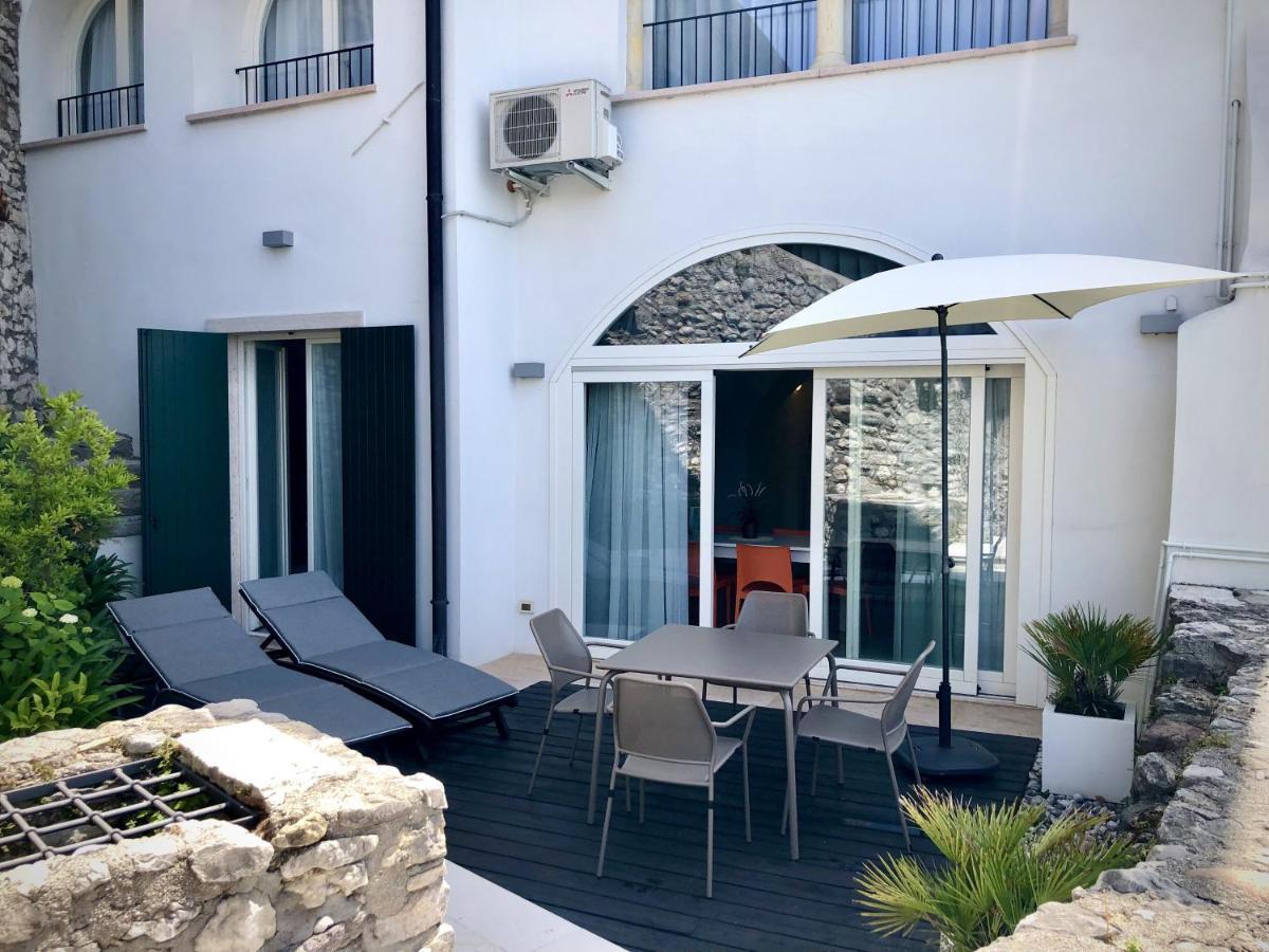 Villa Borgo Borago 브렌조네 술 가르다 외부 사진