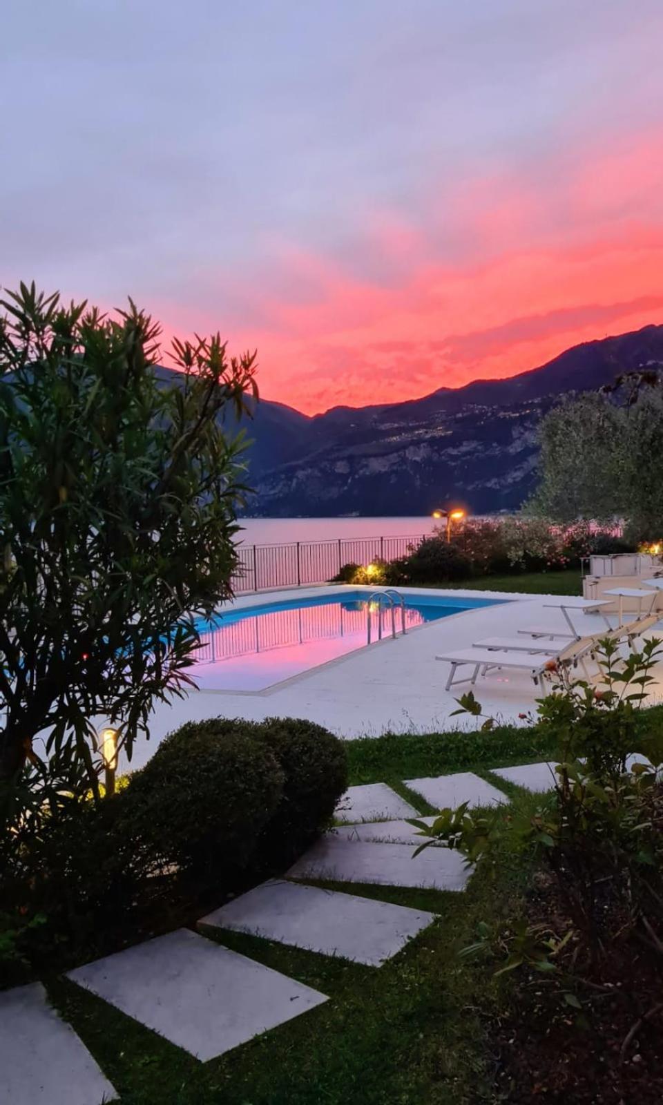 Villa Borgo Borago 브렌조네 술 가르다 외부 사진