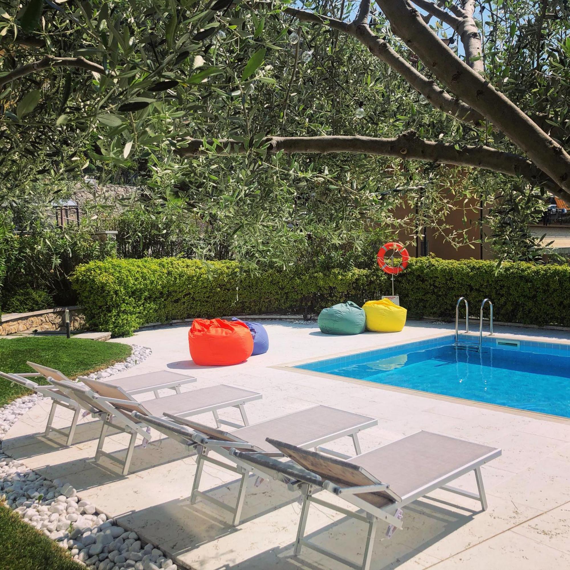 Villa Borgo Borago 브렌조네 술 가르다 외부 사진