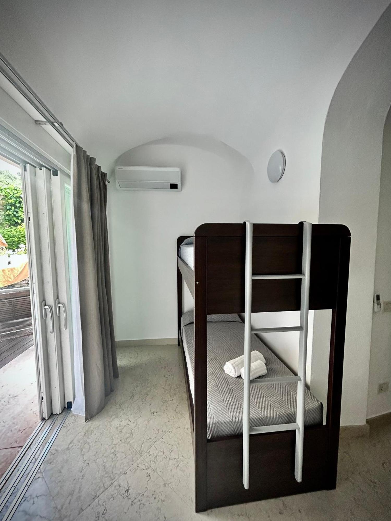 Villa Borgo Borago 브렌조네 술 가르다 객실 사진