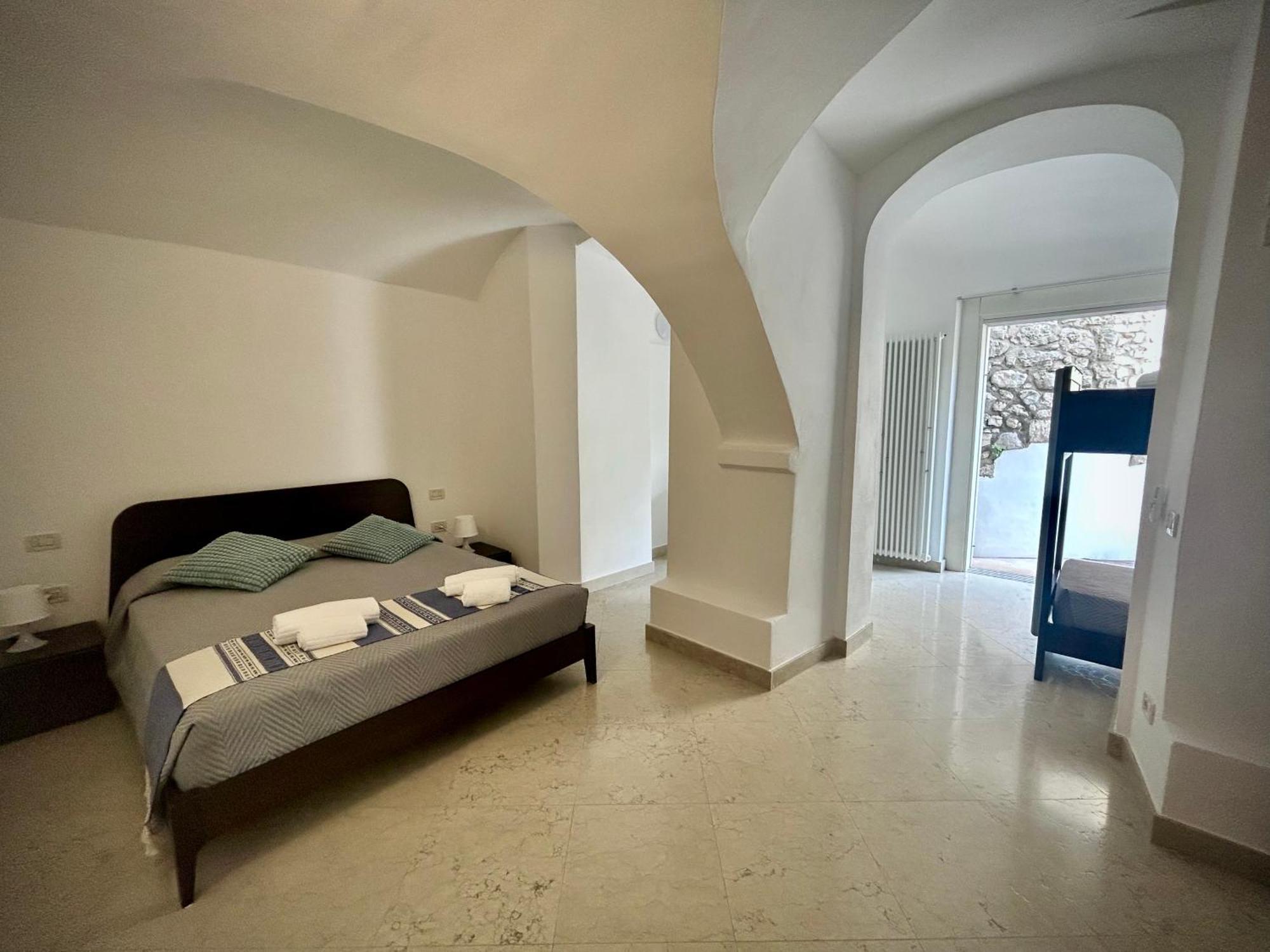 Villa Borgo Borago 브렌조네 술 가르다 객실 사진