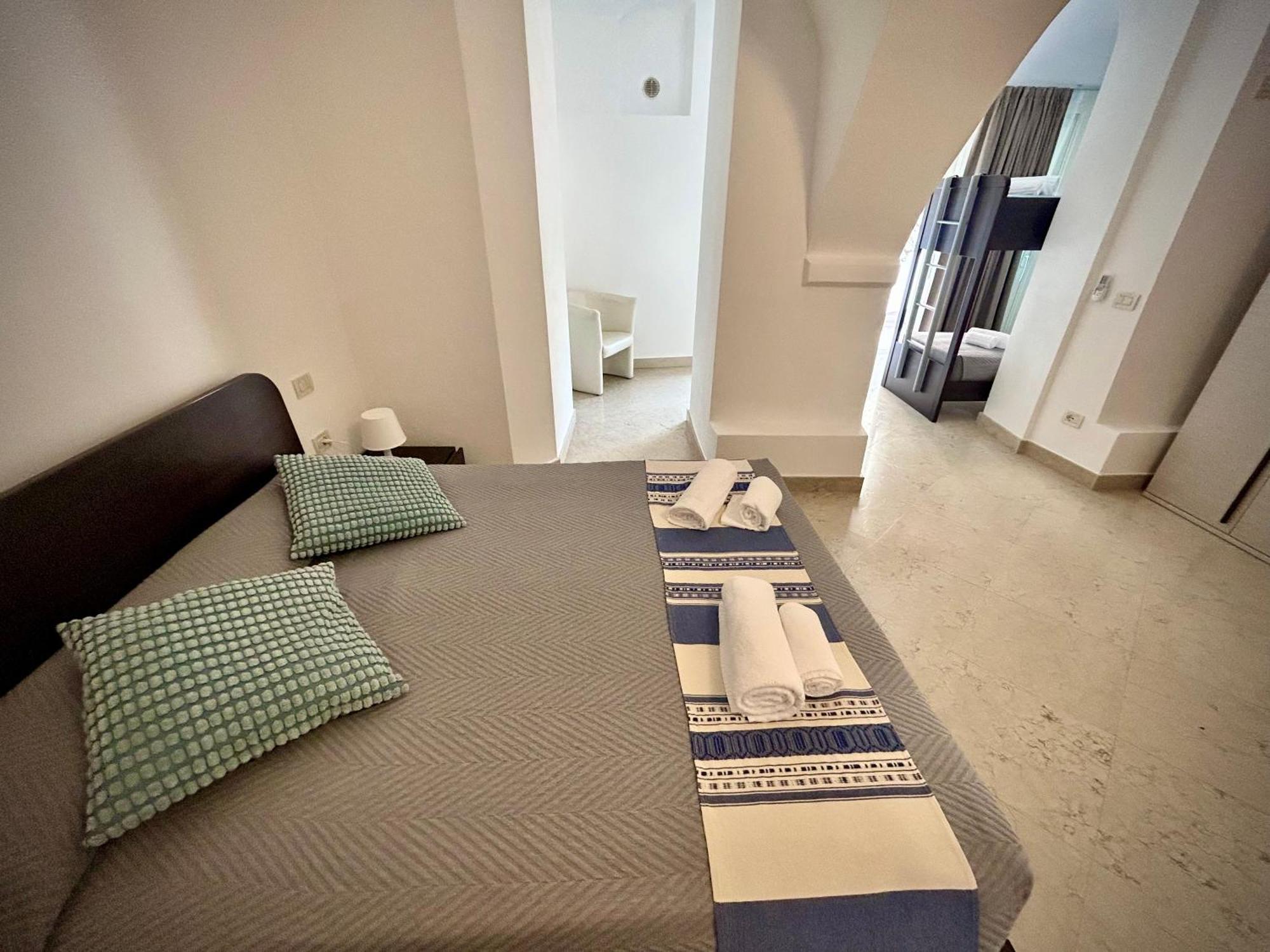 Villa Borgo Borago 브렌조네 술 가르다 객실 사진