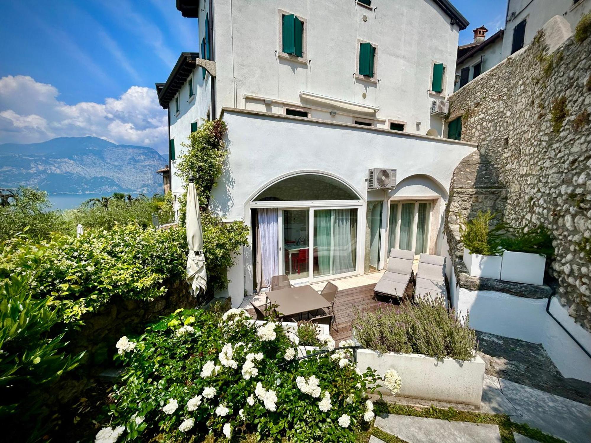 Villa Borgo Borago 브렌조네 술 가르다 객실 사진